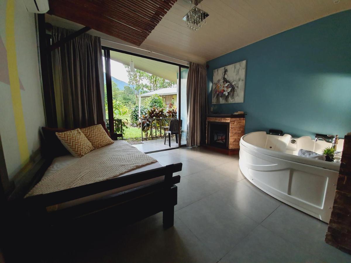 Yellow Tree Suites La Fortuna Екстер'єр фото