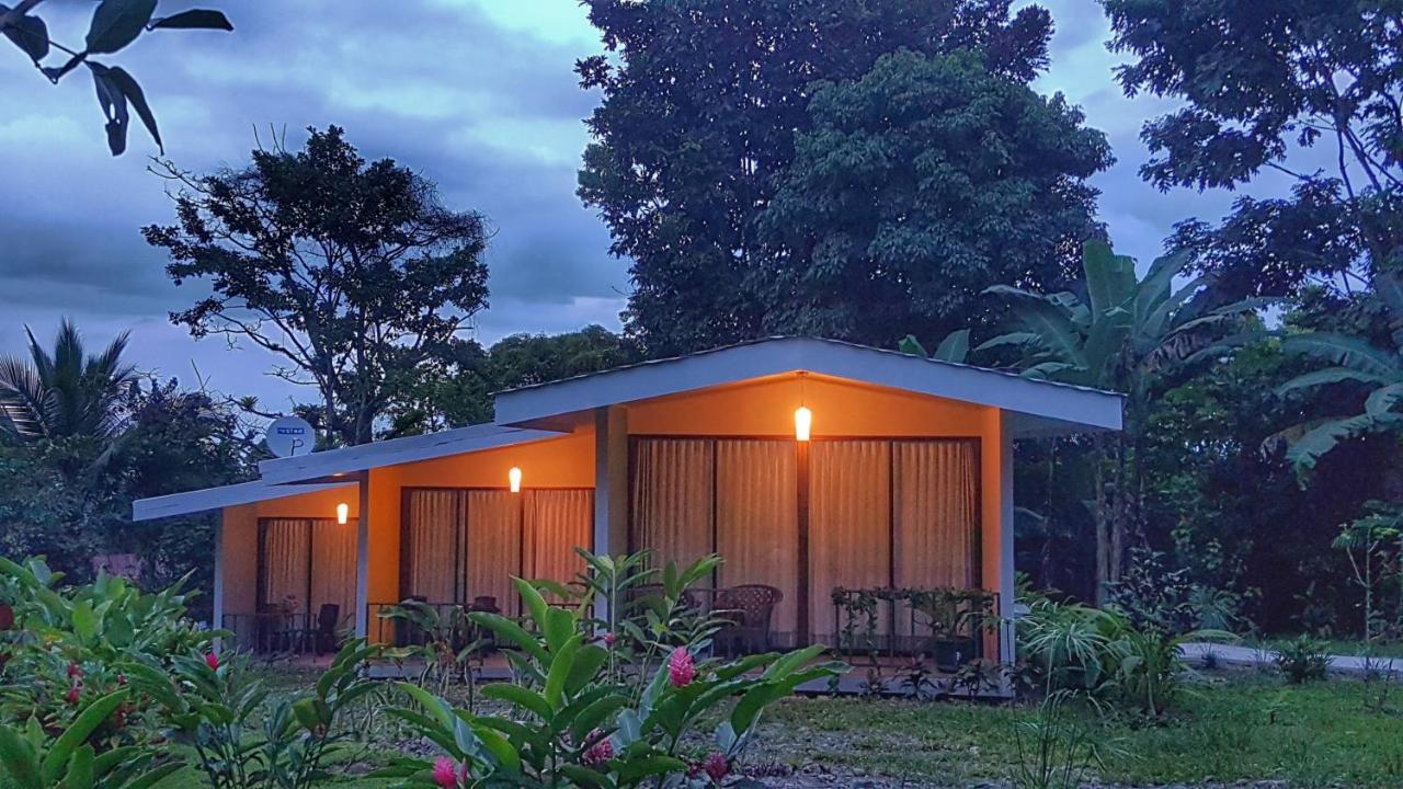 Yellow Tree Suites La Fortuna Екстер'єр фото