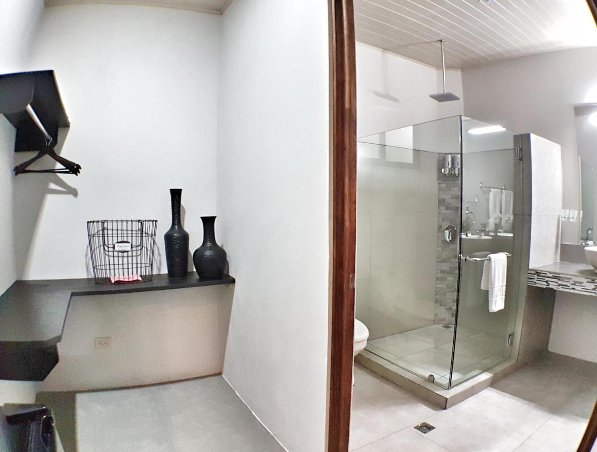 Yellow Tree Suites La Fortuna Екстер'єр фото