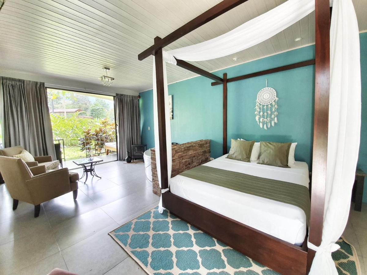 Yellow Tree Suites La Fortuna Екстер'єр фото