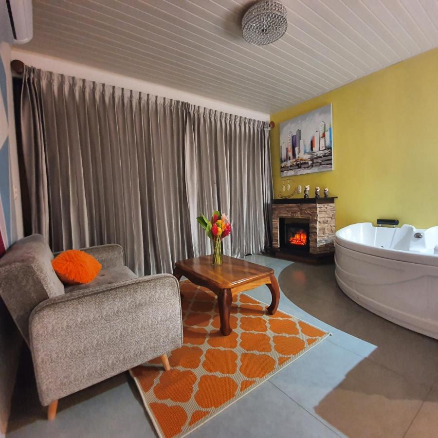 Yellow Tree Suites La Fortuna Екстер'єр фото